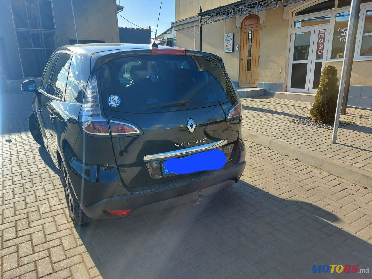 2012' Renault Scenic photo #3