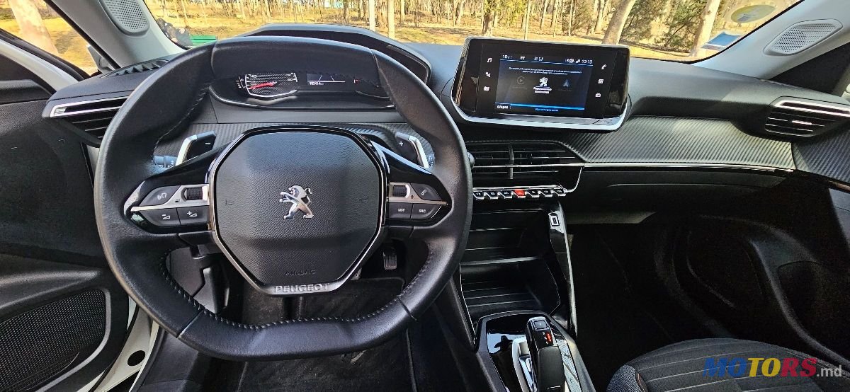 2021' Peugeot 2008 photo #5