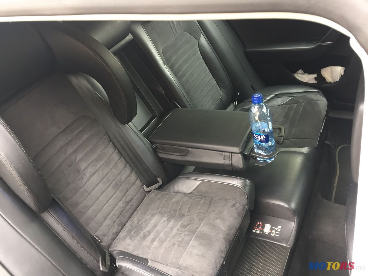 2011' Volkswagen Passat photo #4