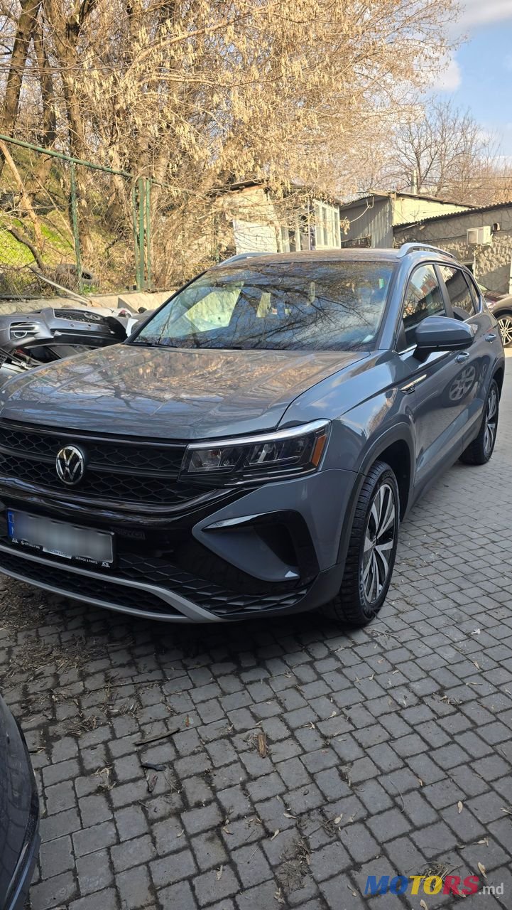 2022' Volkswagen Taos photo #6