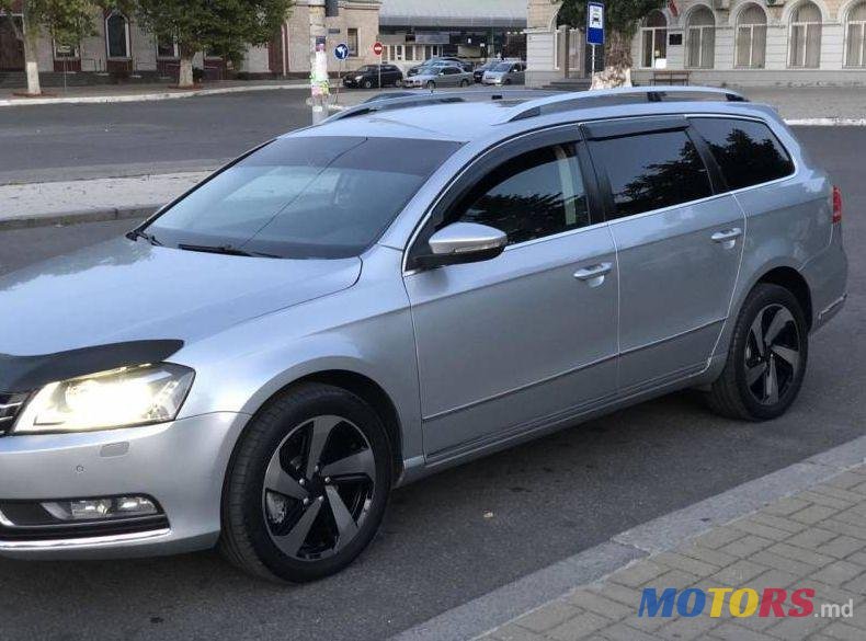 2012' Volkswagen Passat photo #2