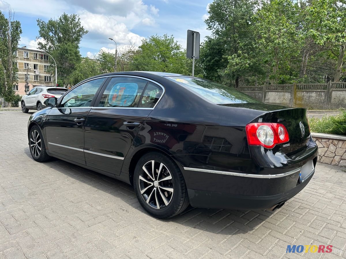 2008' Volkswagen Passat photo #4