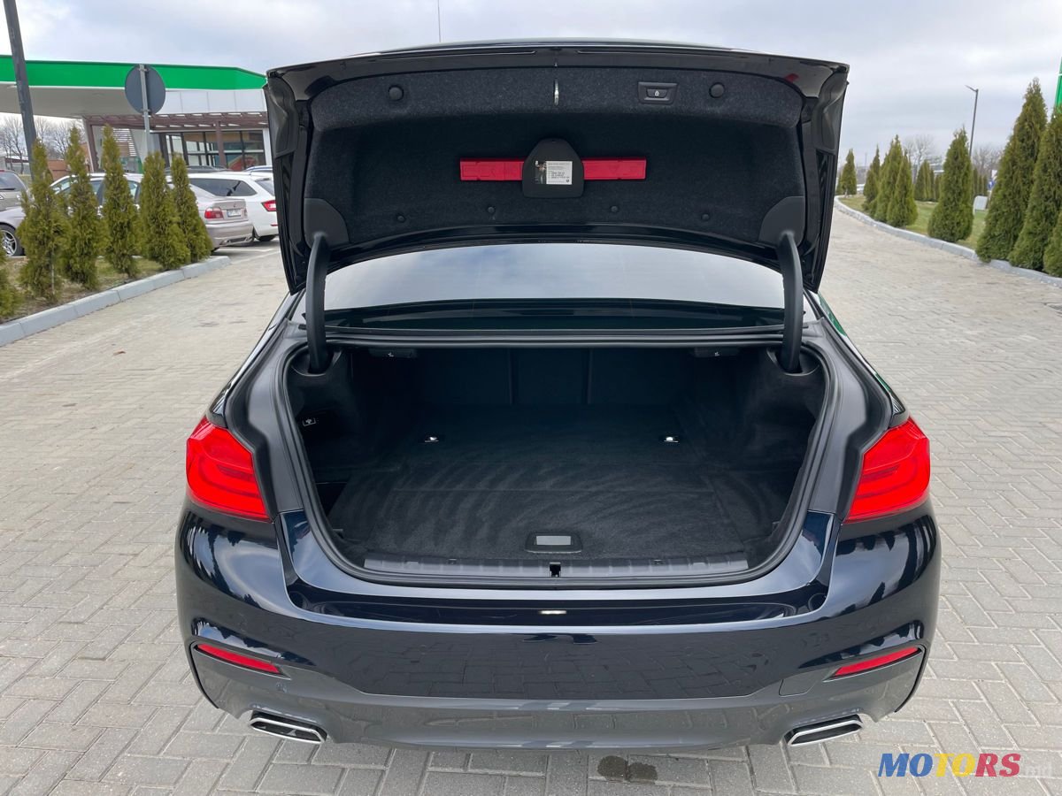 2020' BMW 5 Series photo #5