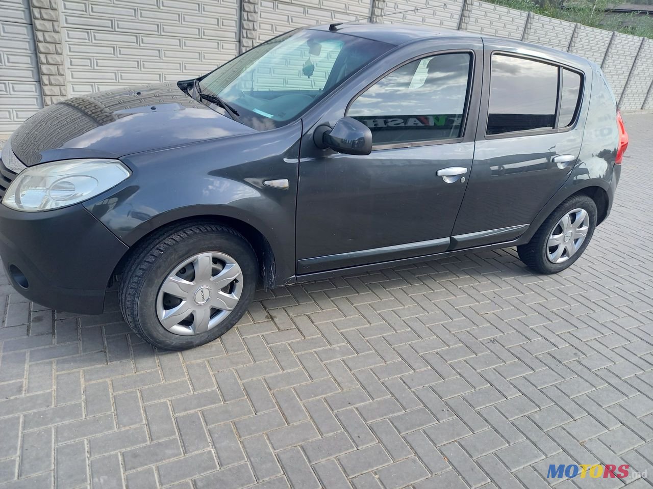 2008' Dacia Sandero photo #5