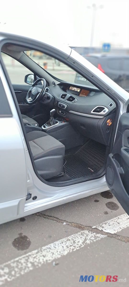 2014' Renault Grand Scenic photo #5