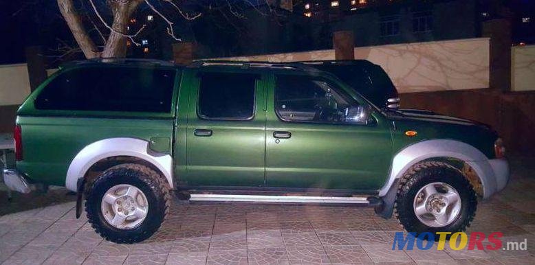 2002' Nissan NP300 photo #2