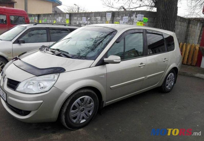 2008' Renault Grand Scenic photo #1