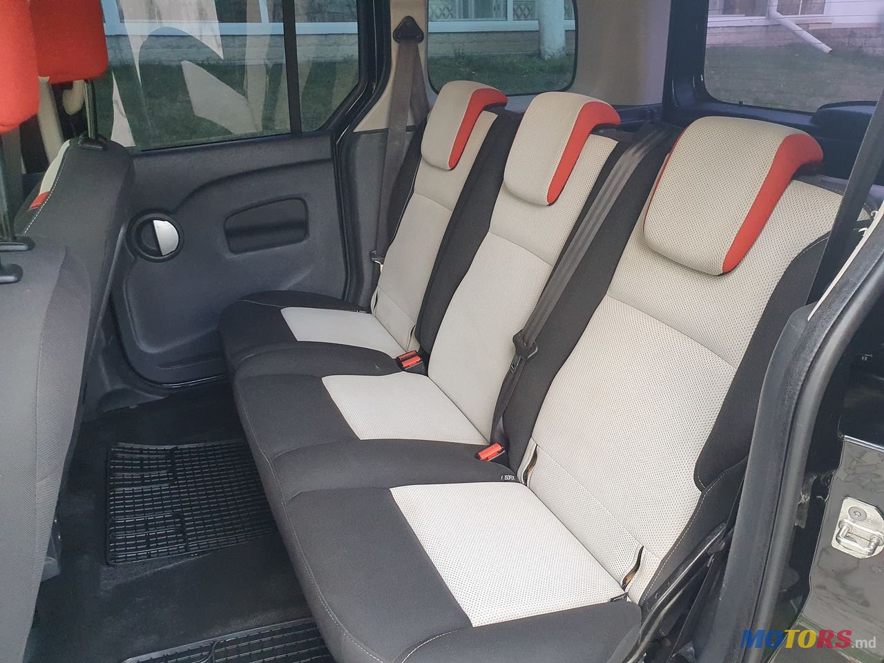 2012' Renault Kangoo photo #5