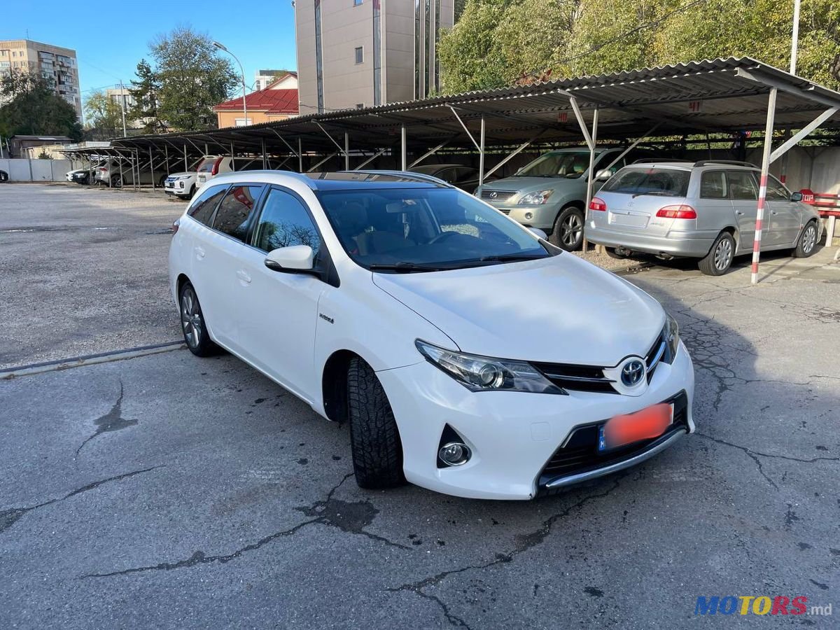 2014' Toyota Auris photo #1