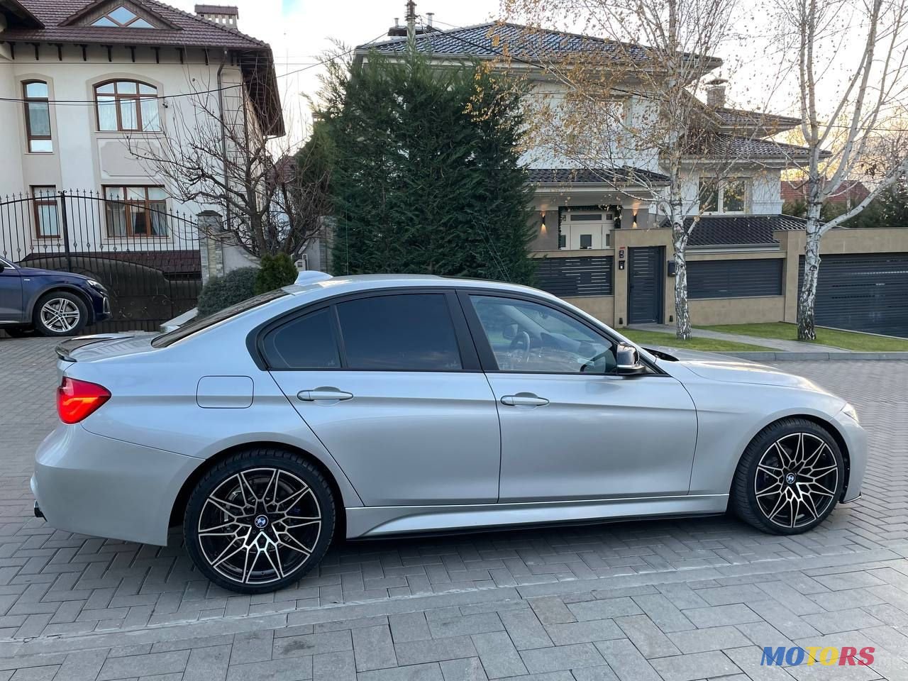 2016' BMW 3 Series photo #5