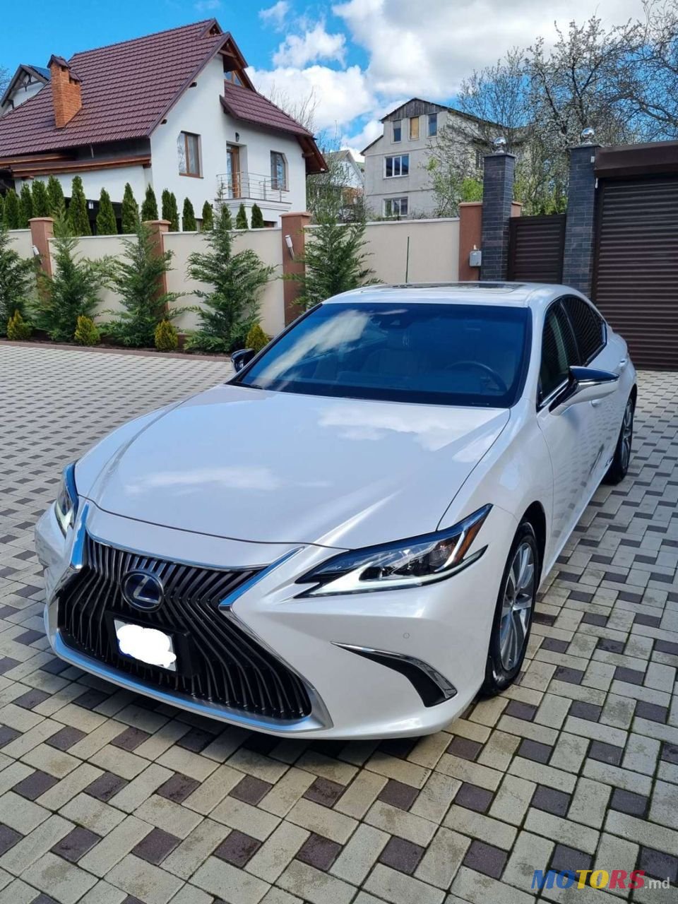 2020' Lexus Es Series photo #6