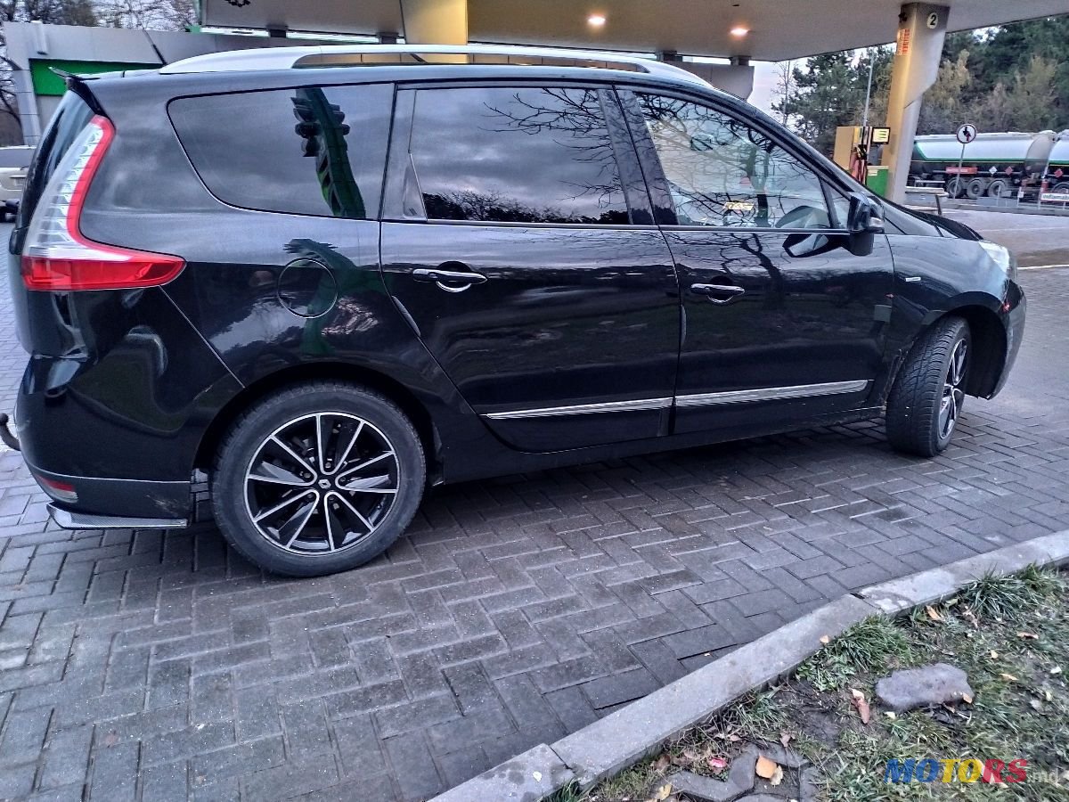 2013' Renault Grand Scenic photo #3