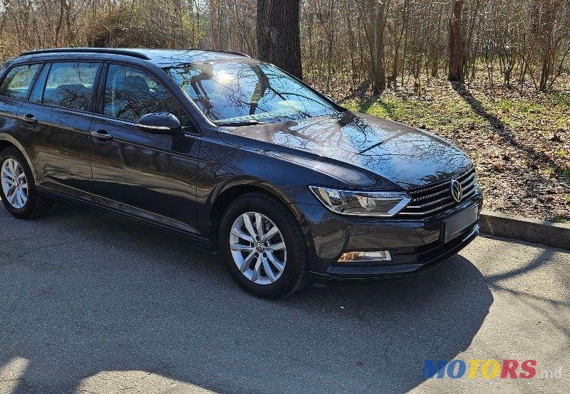 2019' Volkswagen Passat photo #1