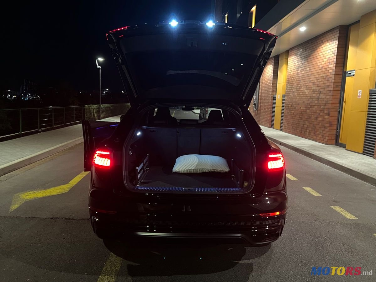 2022' Audi Q8 photo #5