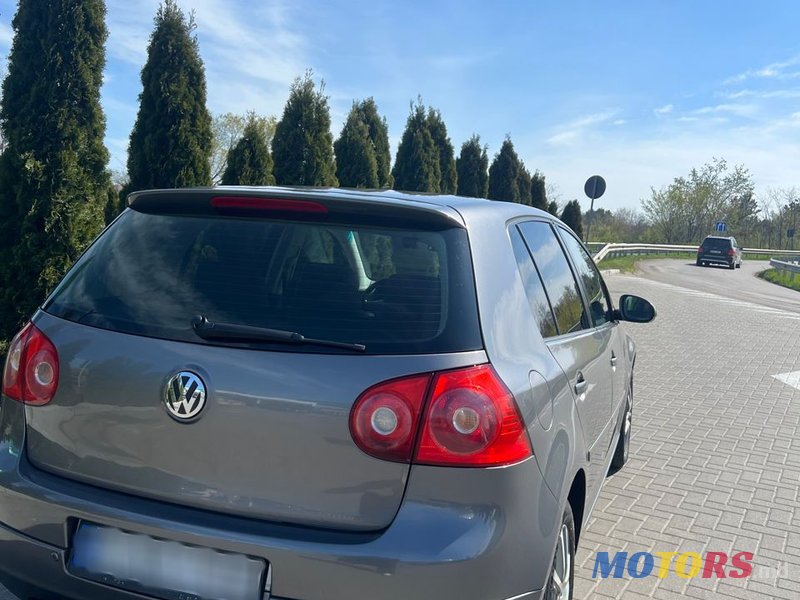 2005' Volkswagen Golf photo #3