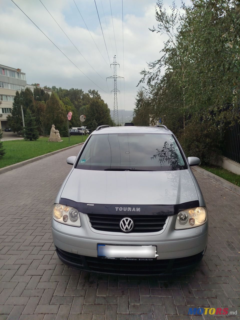 2004' Volkswagen Touran photo #3