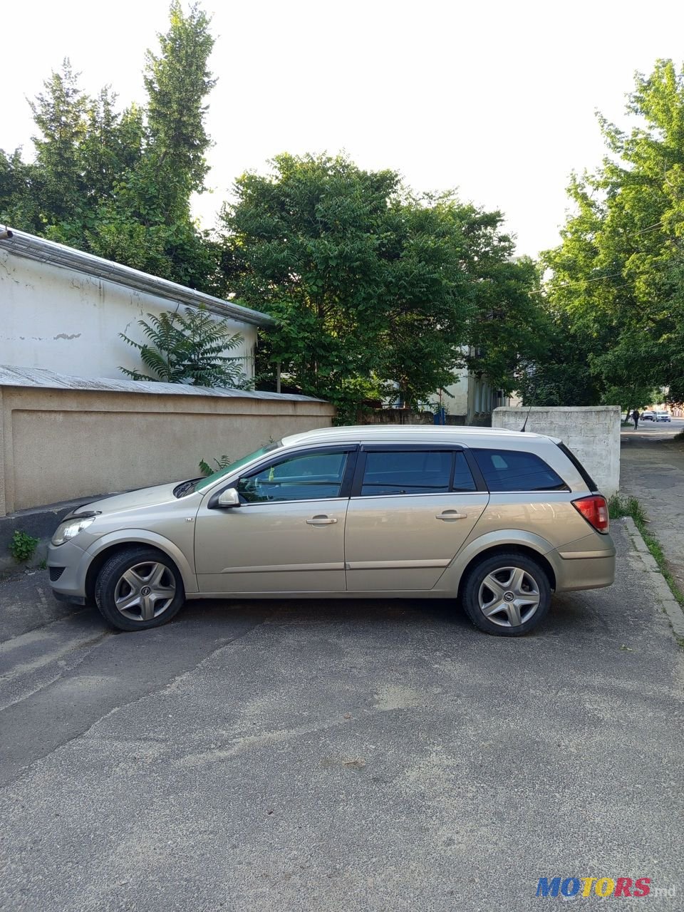 2008' Opel Astra photo #3