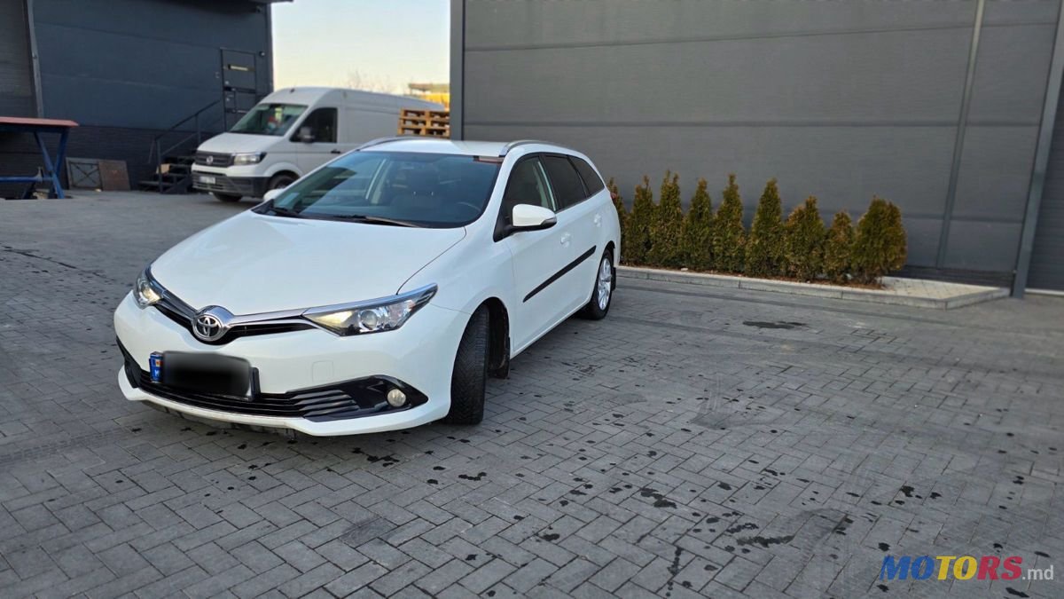 2016' Toyota Auris photo #1
