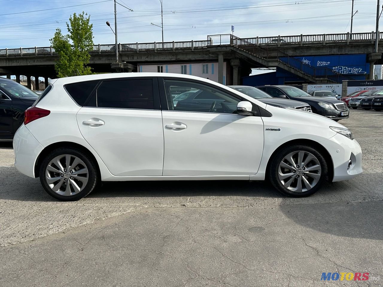 2014' Toyota Auris photo #5