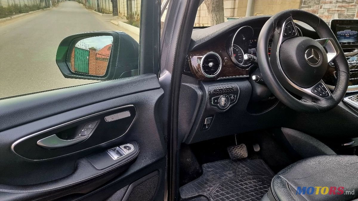 2017' Mercedes-Benz V-Class photo #6