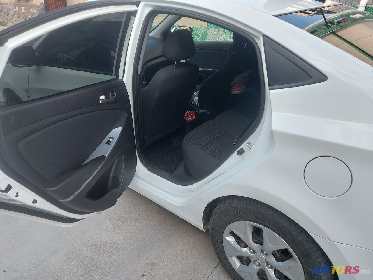 2016' Hyundai Accent photo #2