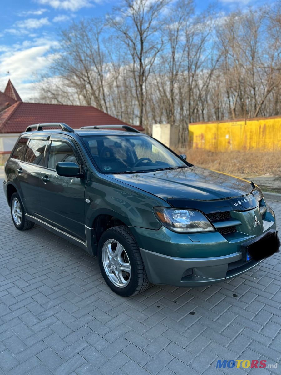 2004' Mitsubishi Outlander photo #3