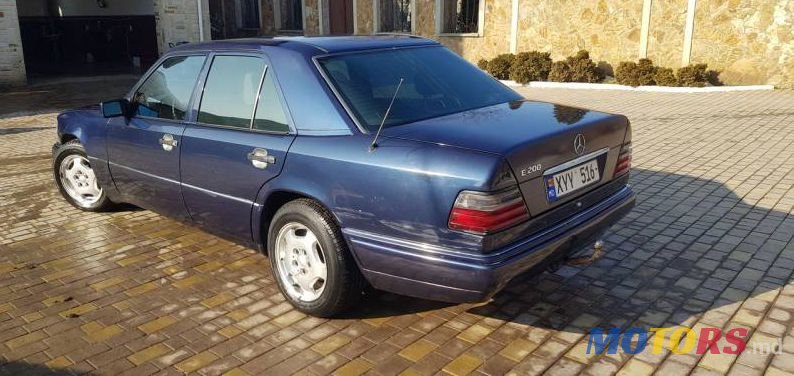 1995' Mercedes-Benz 124 photo #2