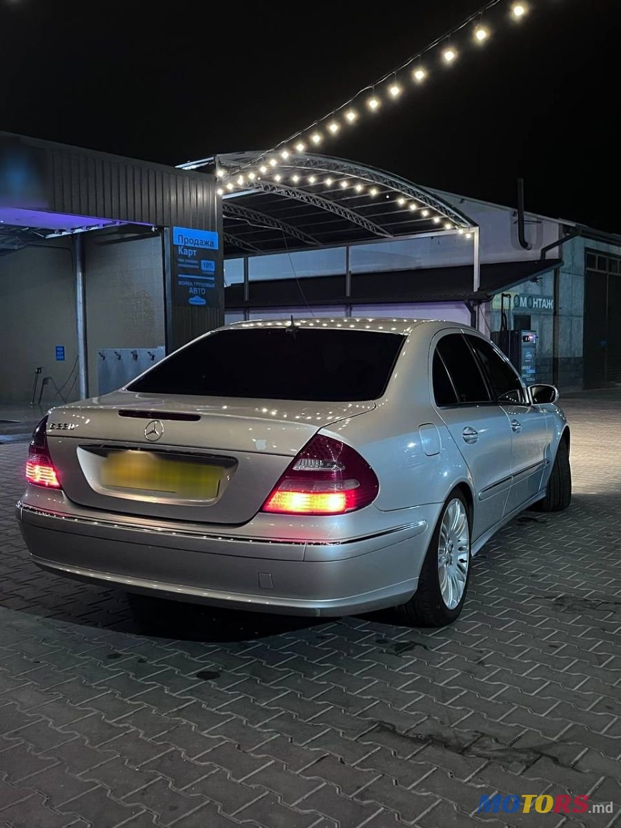 2005' Mercedes-Benz E-Class photo #2
