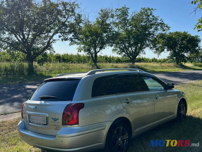 2005' Toyota Avensis photo #6
