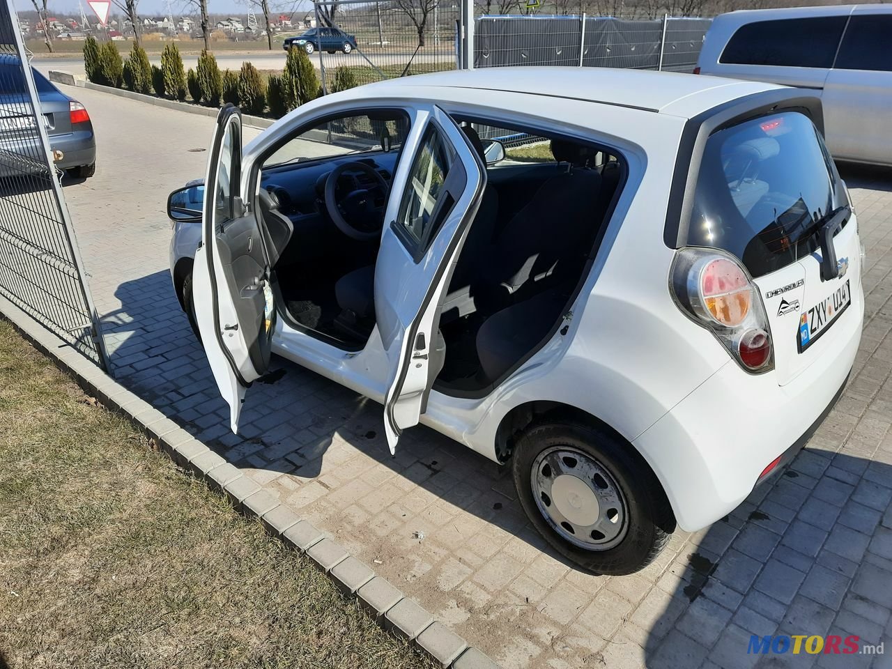 2010' Chevrolet Spark photo #3