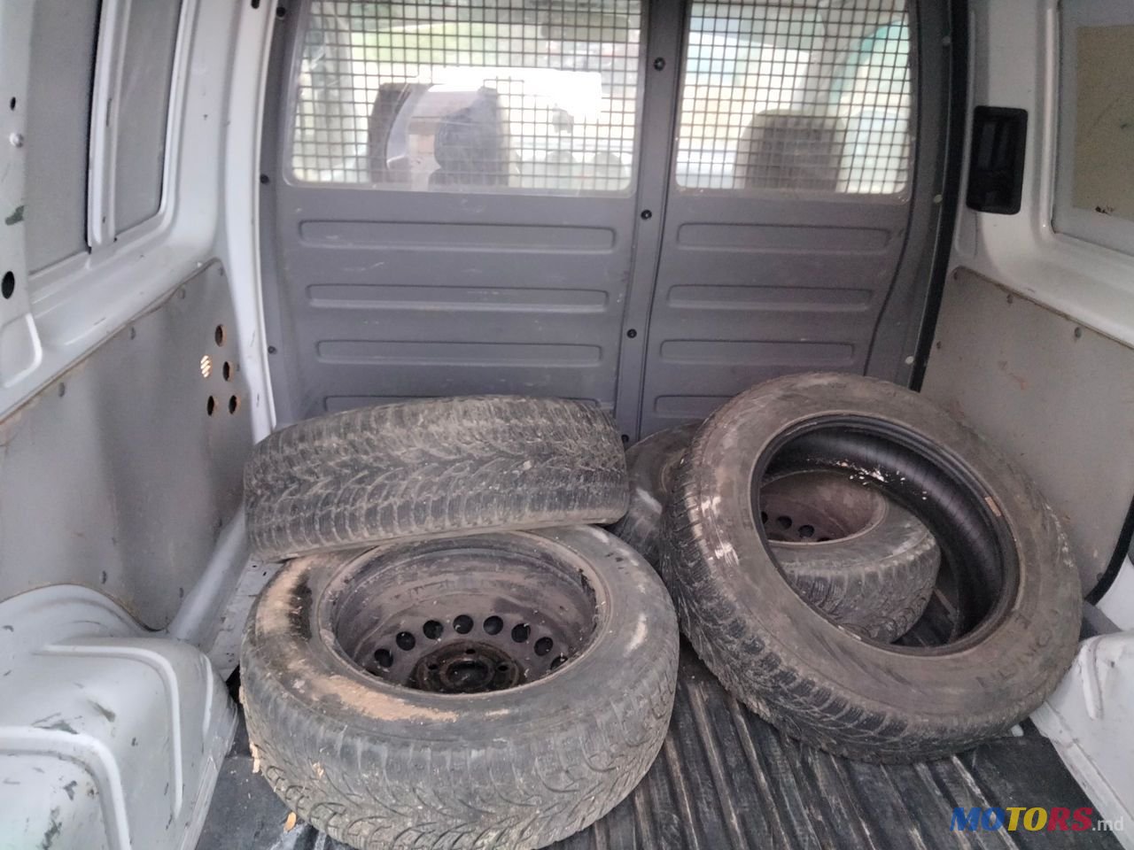 2009' Volkswagen Caddy photo #2