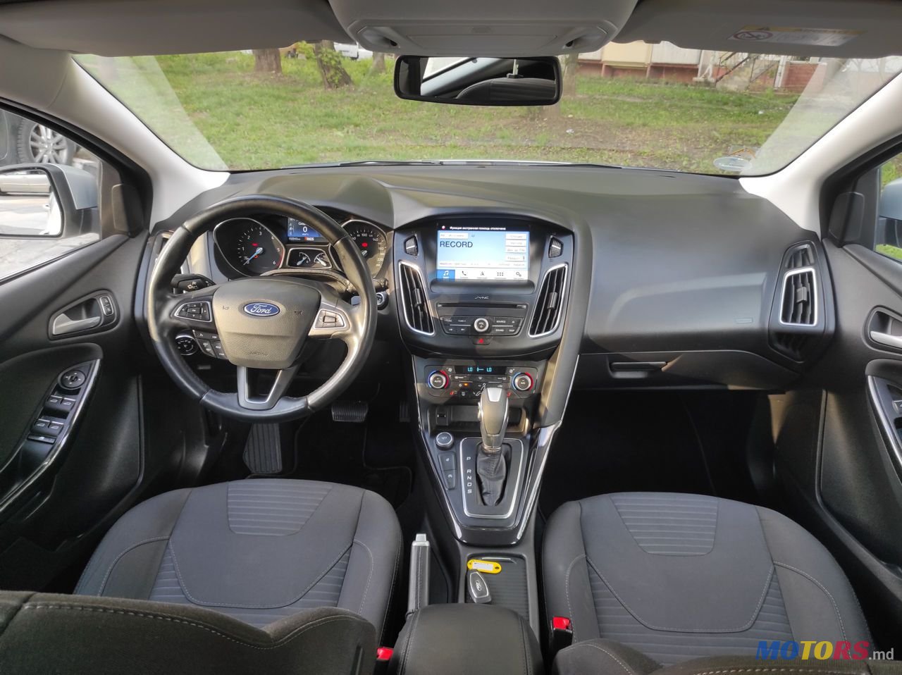 2017' Ford Focus photo #2