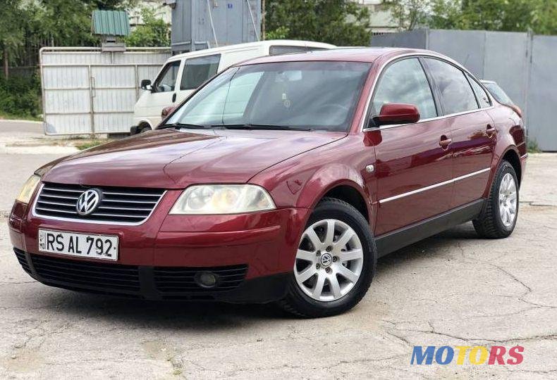 2004' Volkswagen Passat photo #1