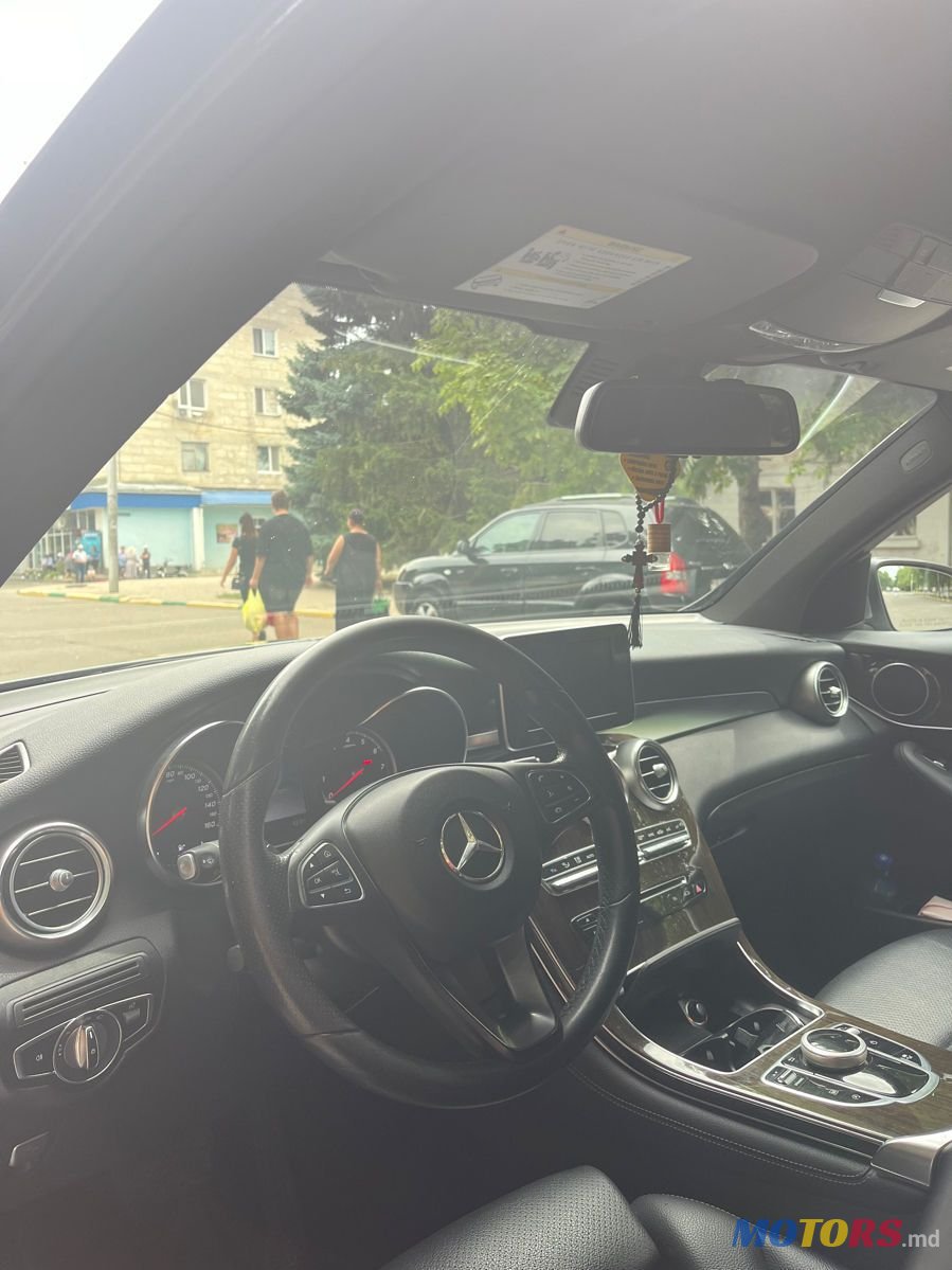 2017' Mercedes-Benz GLC photo #6