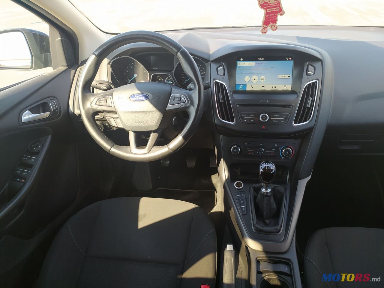 2017' Ford Focus photo #5