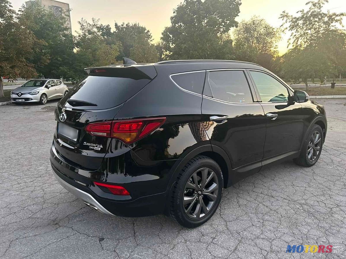 2017' Hyundai Santa Fe photo #6