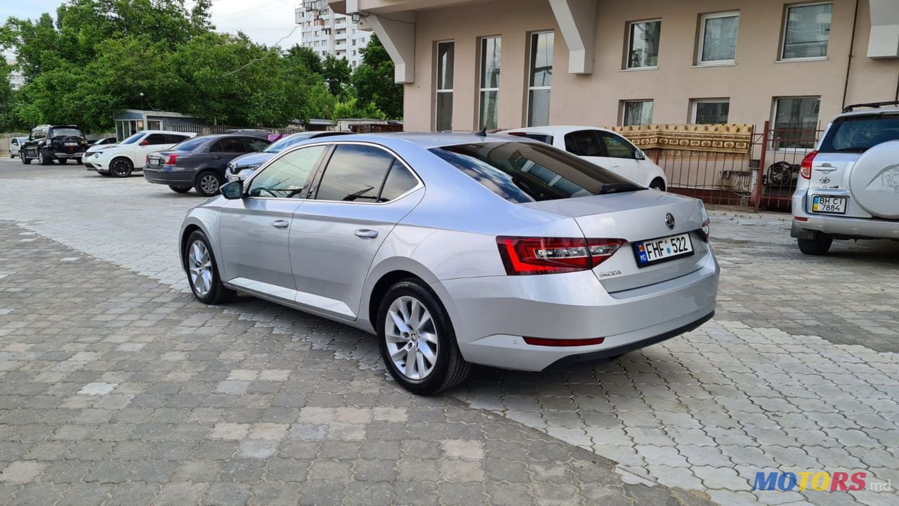 2016' Skoda Superb photo #3