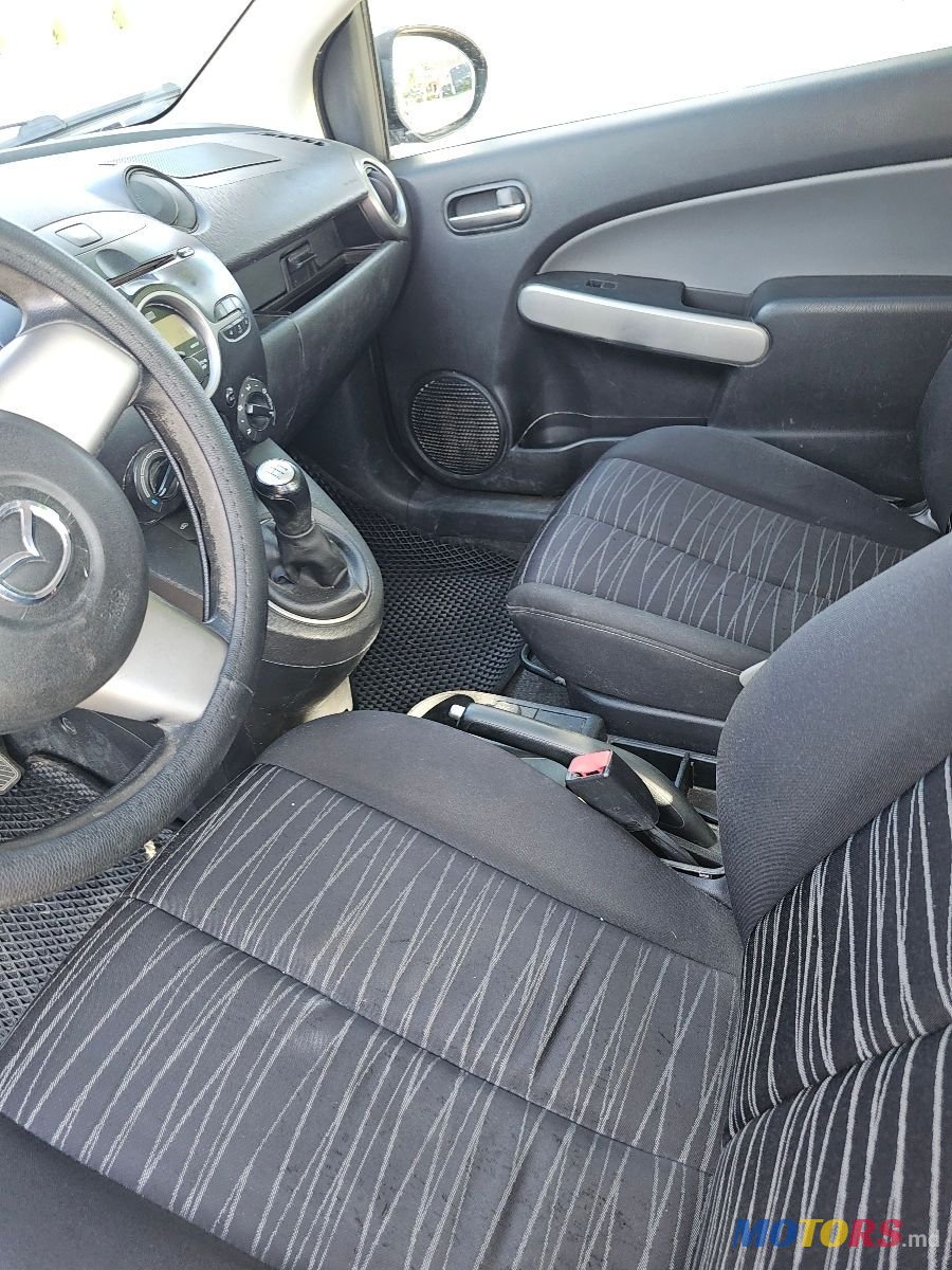 2009' Mazda 2 photo #5