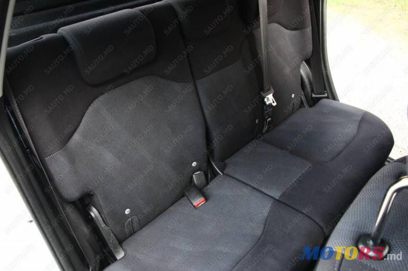 2009' Toyota Corolla photo #7