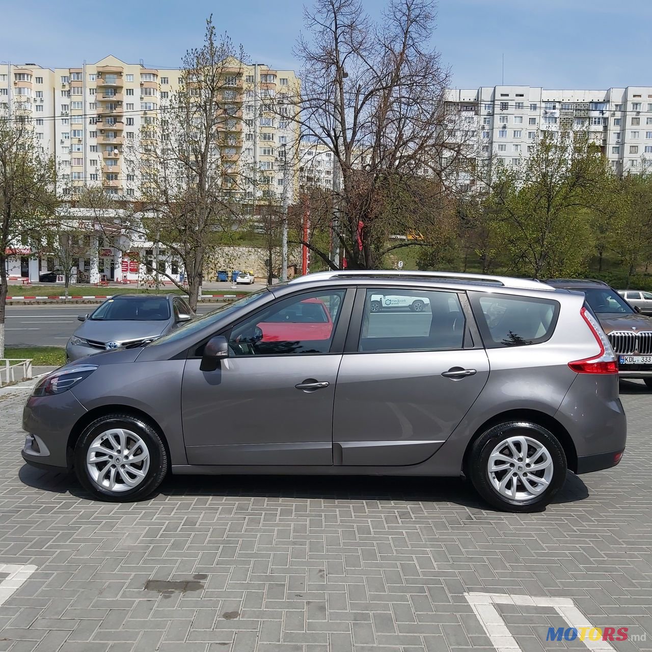 2013' Renault Grand Scenic photo #2