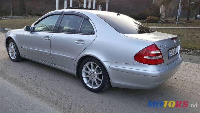 2004' Mercedes-Benz E photo #2