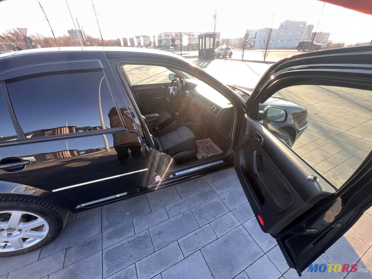 2004' Volkswagen Bora photo #5