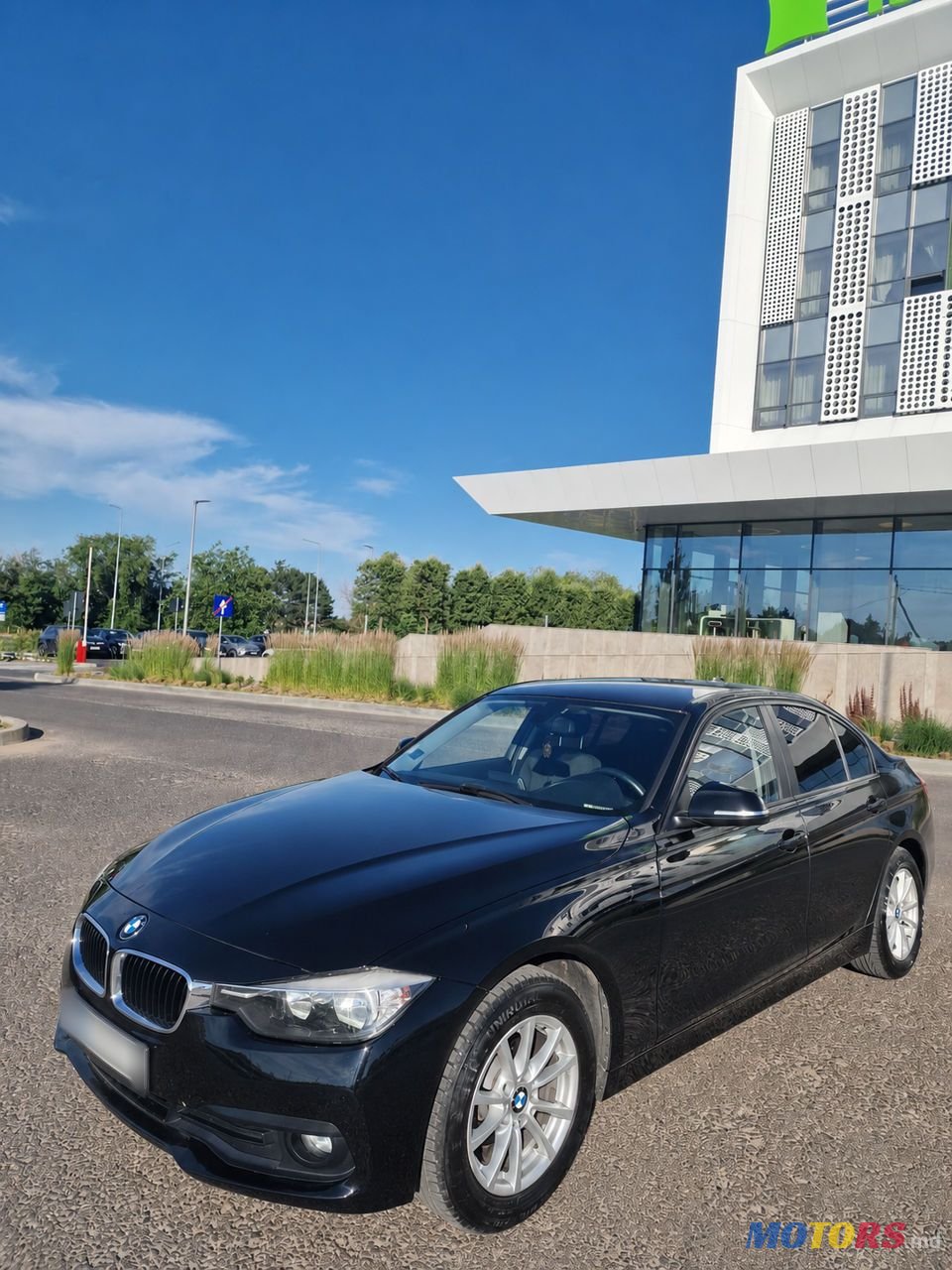 2016' BMW 3 Series photo #5