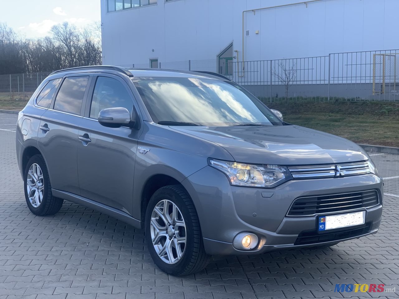 2013' Mitsubishi Outlander photo #3