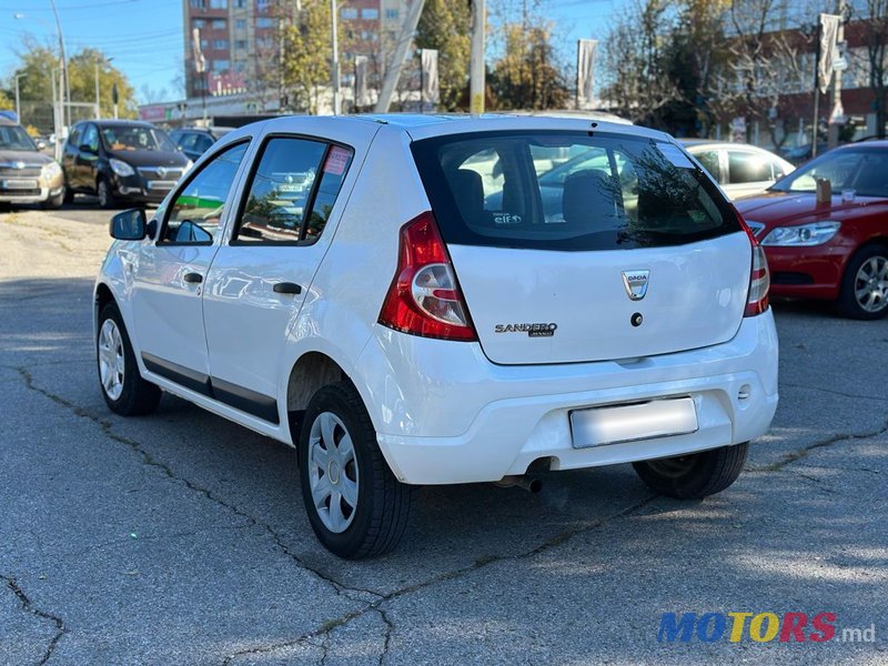 2010' Dacia Sandero photo #3