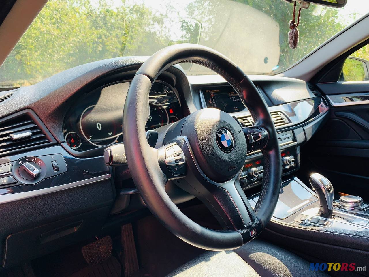 2014' BMW 5 Series photo #2