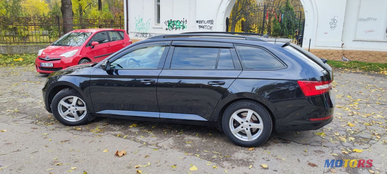 2016' Skoda Superb photo #5