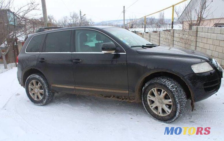 2004' Volkswagen Touareg photo #1