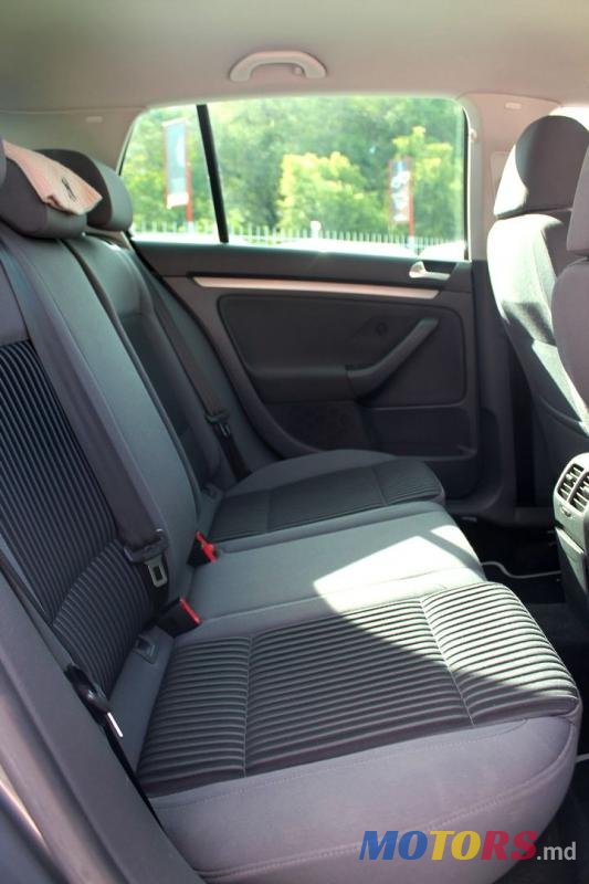 2007' Volkswagen Golf photo #6