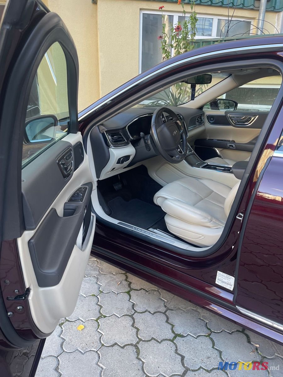 2018' Lincoln Continental photo #3